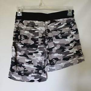 Just Be Women's Camo Shorts Size S Color Gray Camo